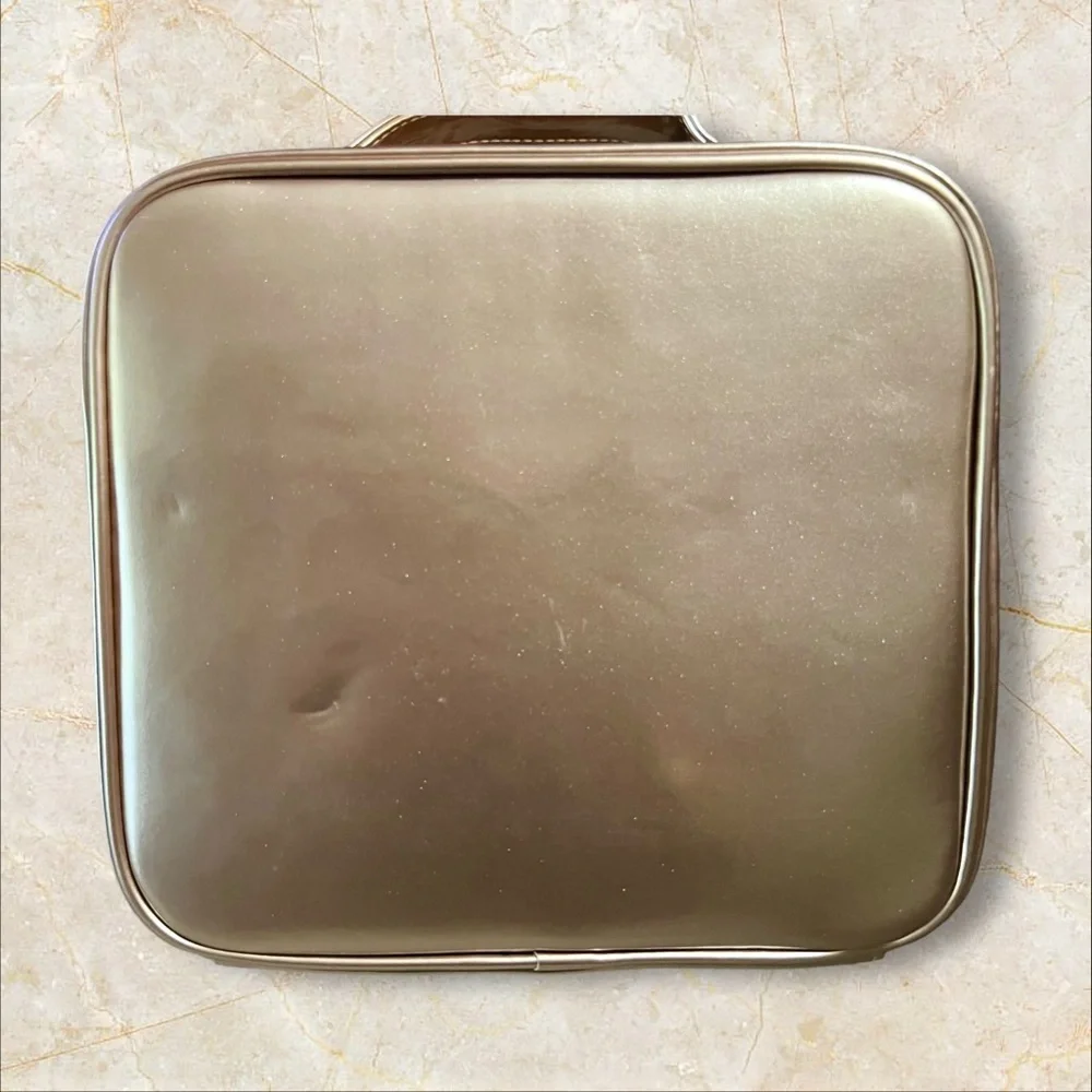 Relavel Cosmetics Case